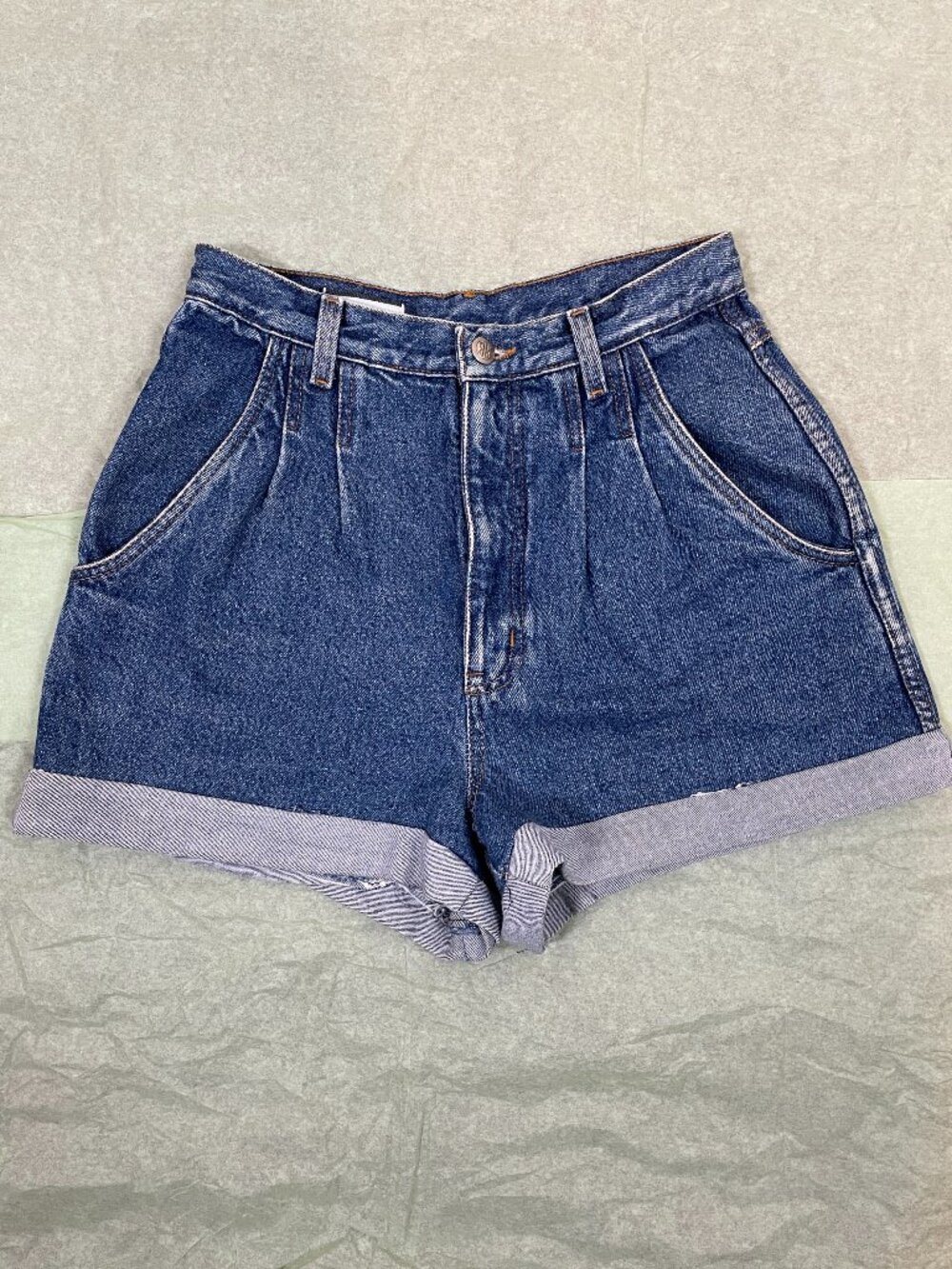 BILL BLASS Vintage high-rise denim shorts, 100% cotton